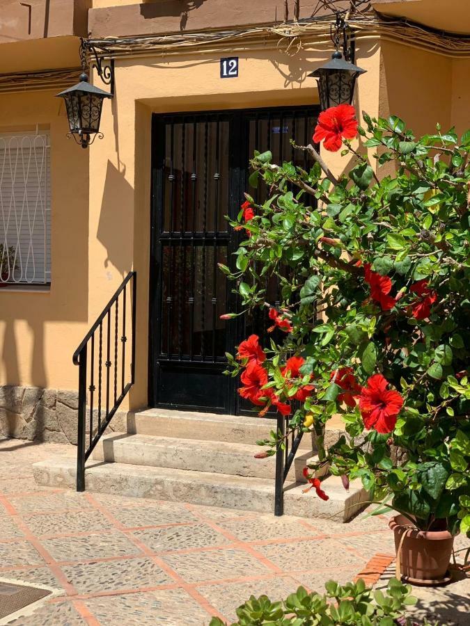 La Casa De Los Tres Amigos Puerto de Sagunto Exterior photo